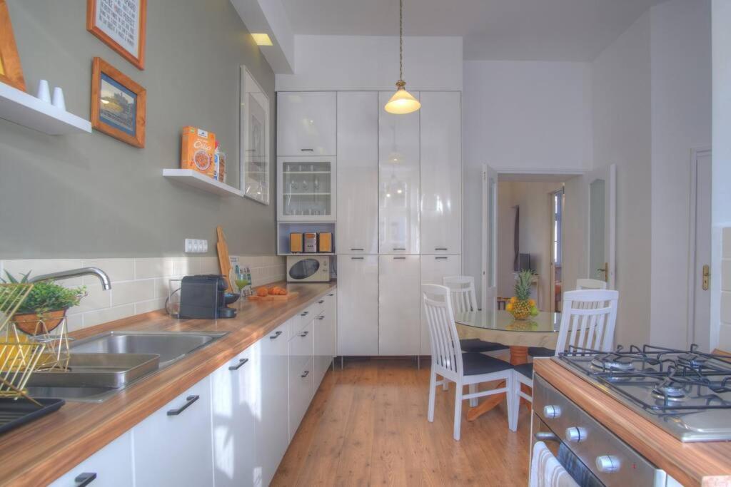 Apartman Castlehill1011- Free Parking And Ac By Fishermans Bastion Budapest